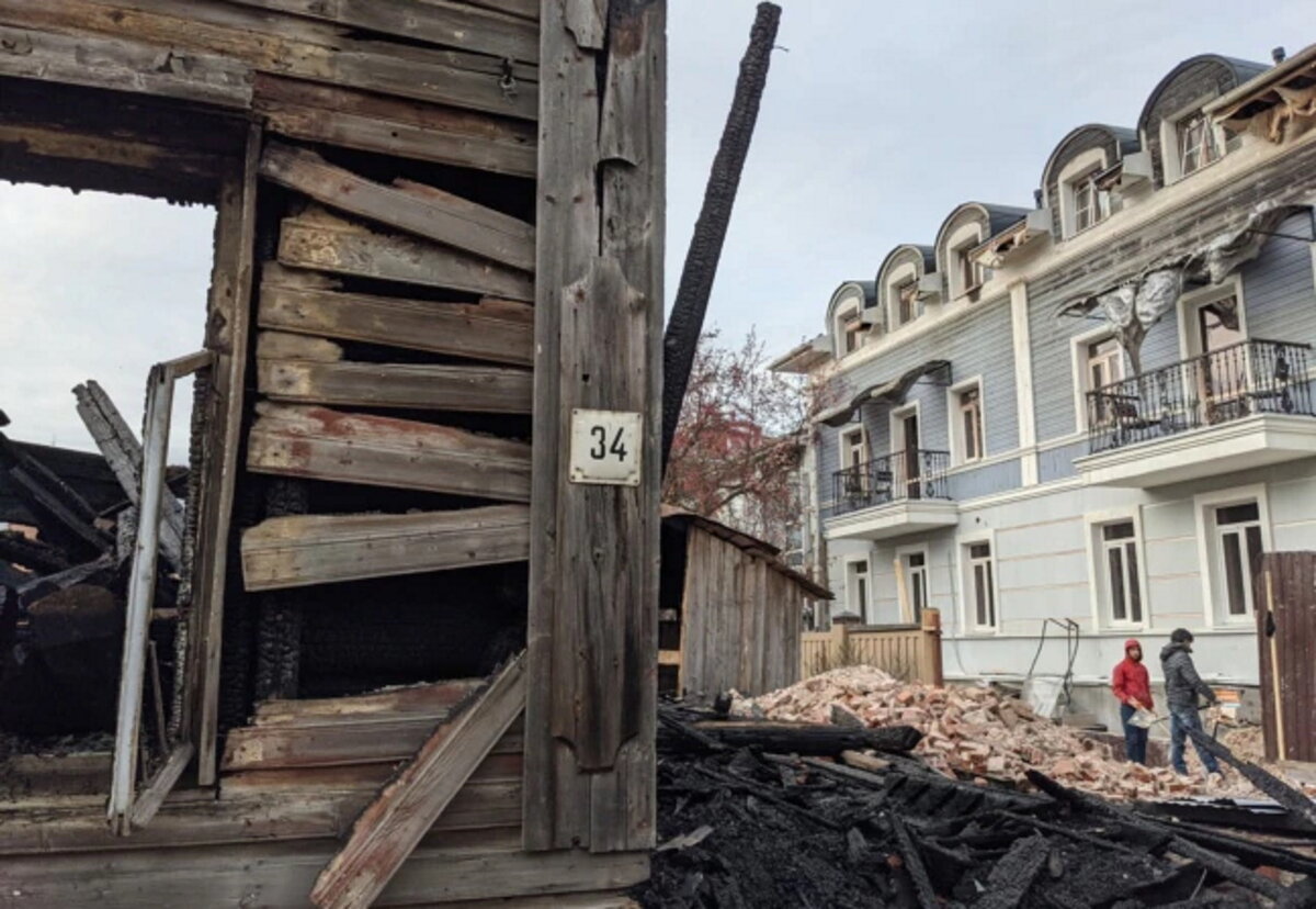 Деревянная Вологда: городской пейзаж на фоне пожара | СамолётЪ | Дзен