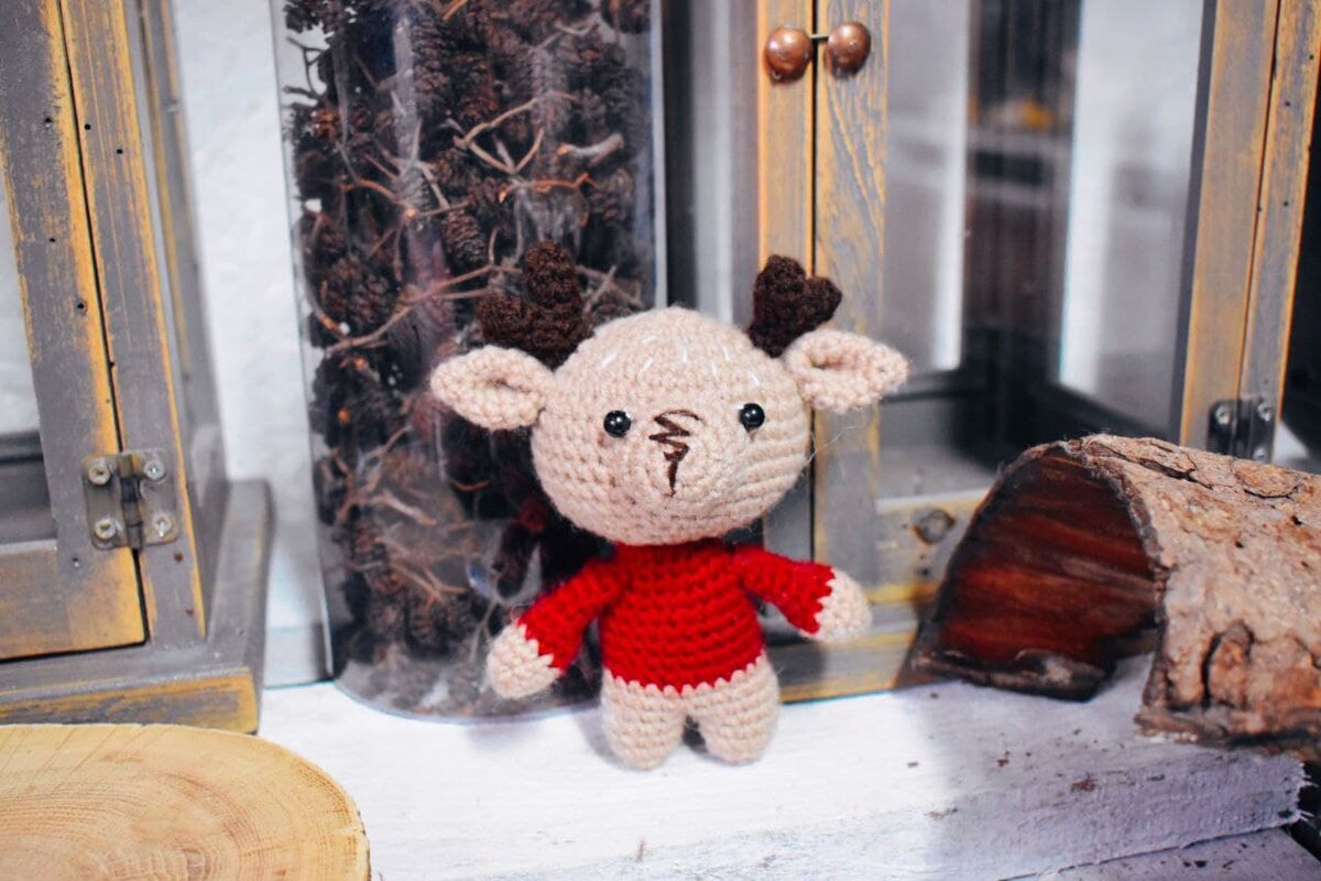 Вязание крючком. Игрушка Олененок