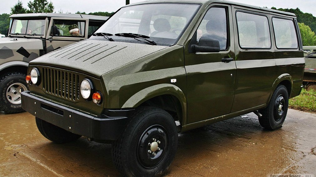 УАЗ-2970 на выставке почему-то не завелся, став техническим разочарованием.