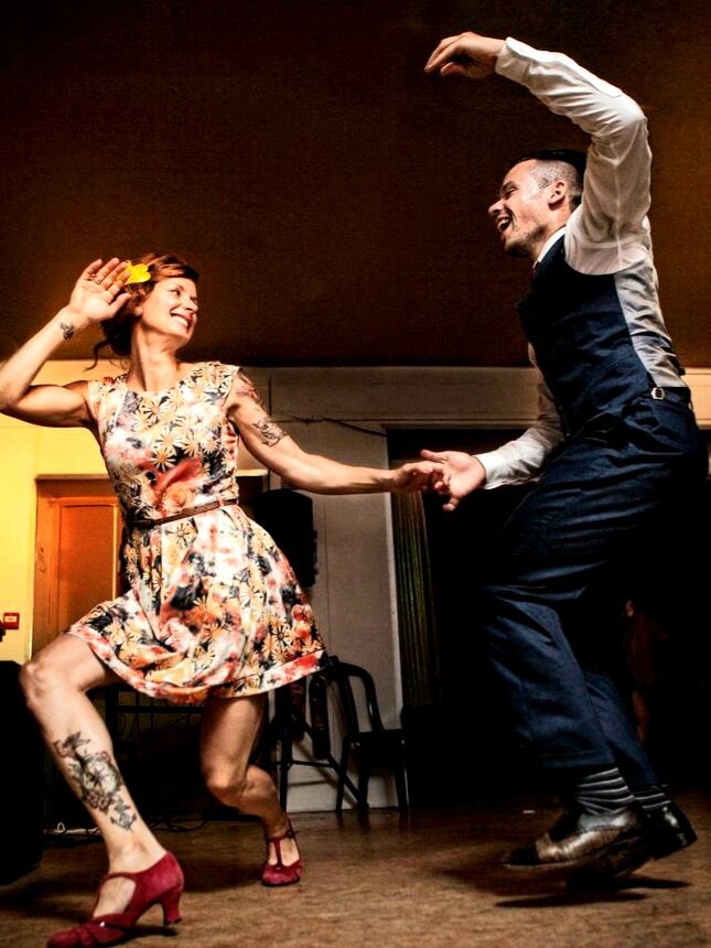 Листайте -->