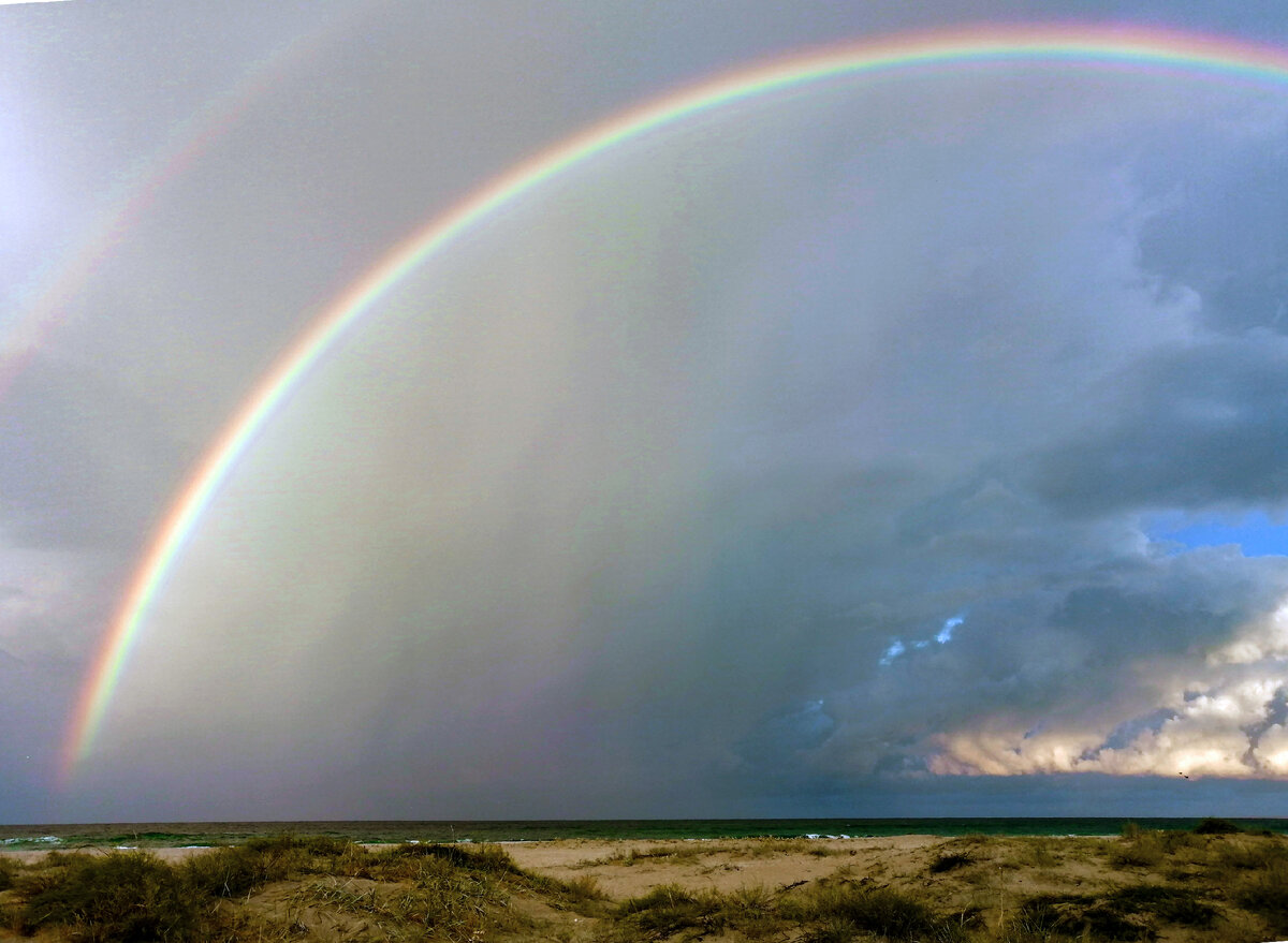 Чёрное море. Крым. Мирный. Двойная Радуга. Фотография автора статьи.