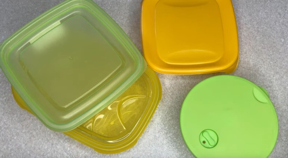 Как избавиться от желтизны и жира на пластиковых контейнерах для еды: простые способы