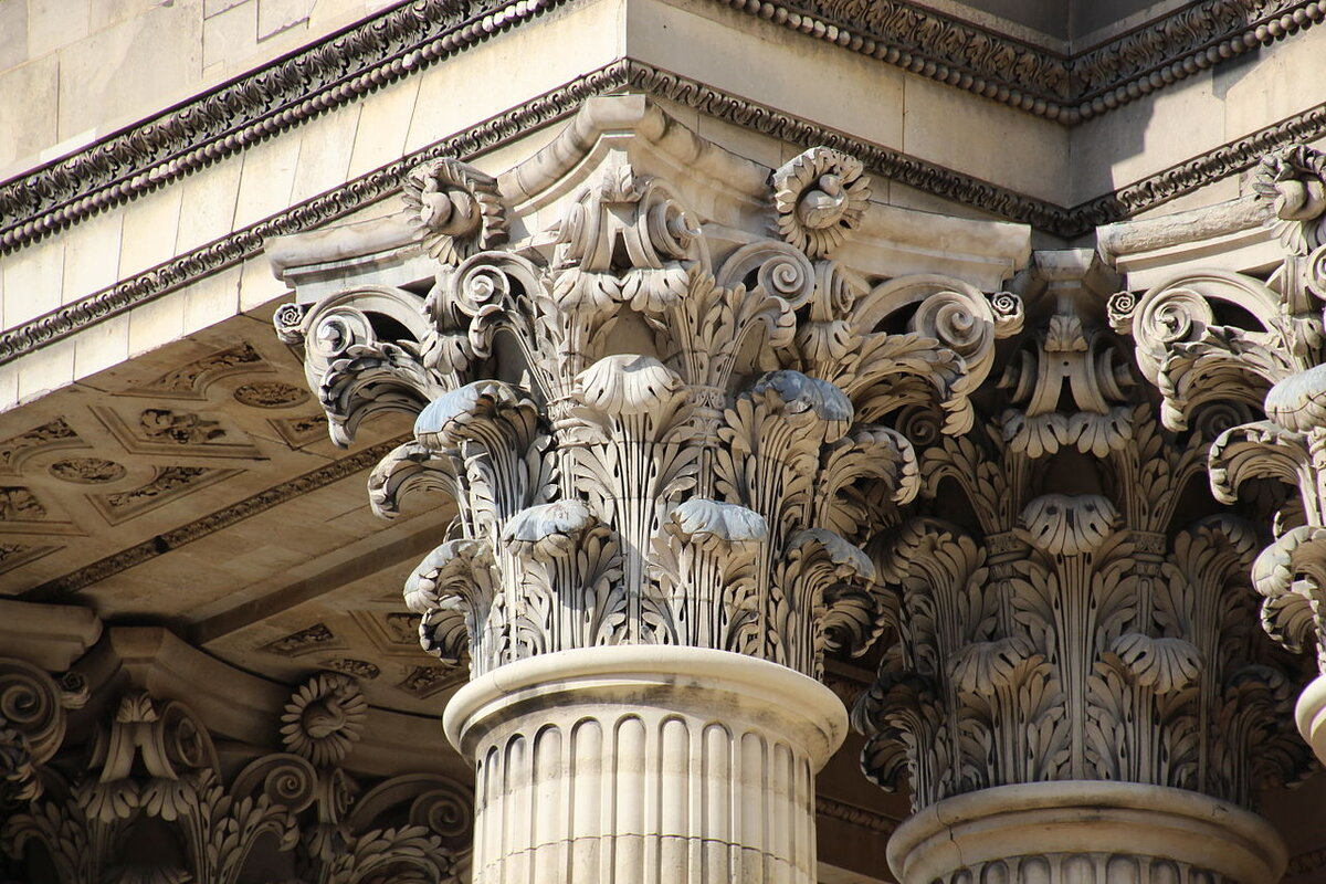 коринфский архитектурный ордер. коринфский ордер в риме. коринфский ордер в архитектуре древней греции. пилястра коринфский ордер. коринфский ордер храм греция.