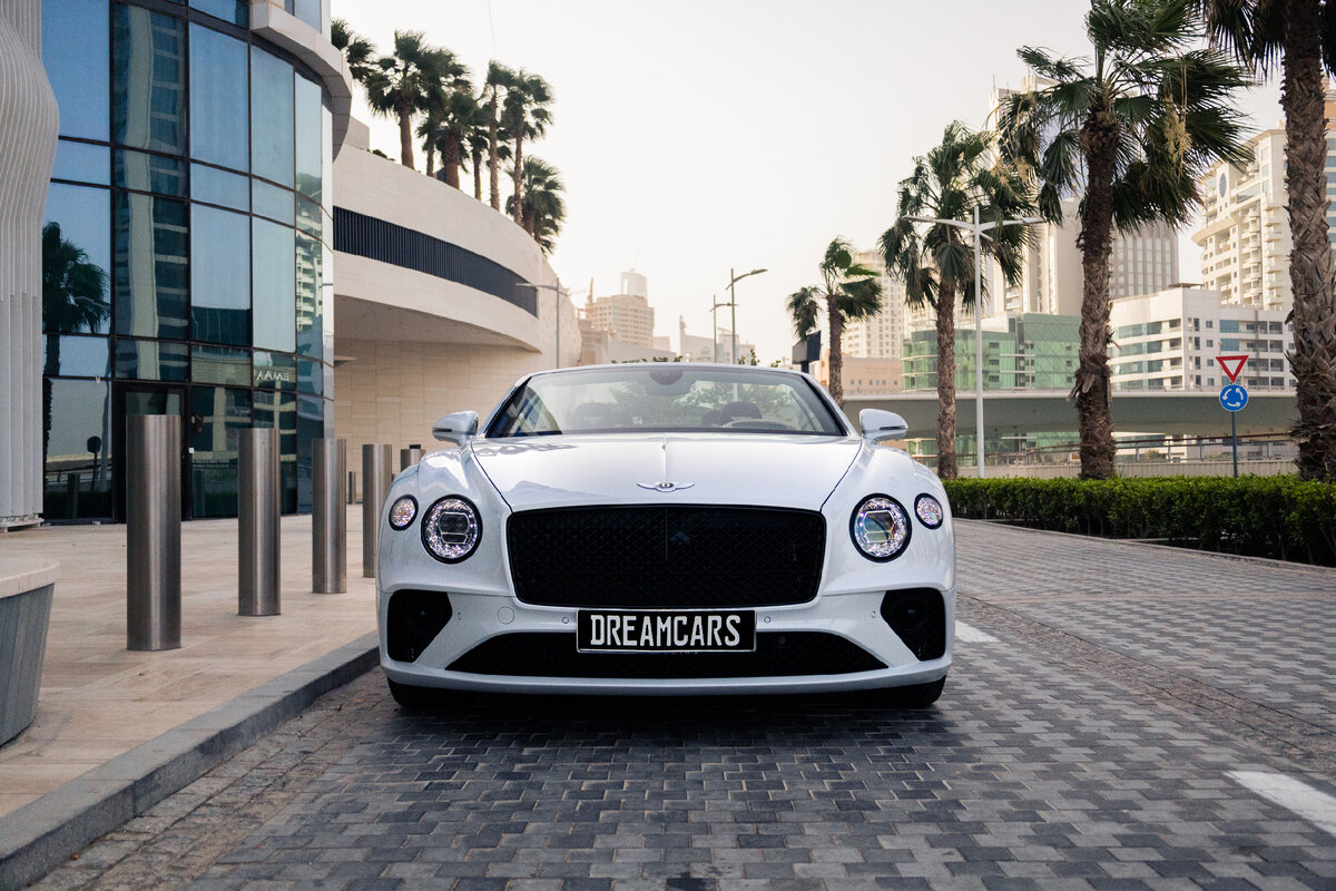 Источник: https://dubaidreamcars.ae/