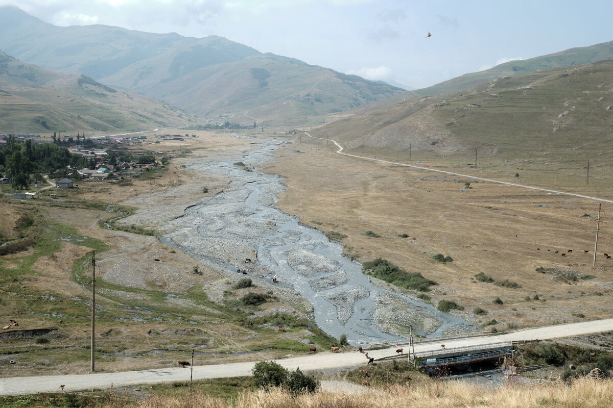 Долина реки Гизельдон. Вид с некрополя