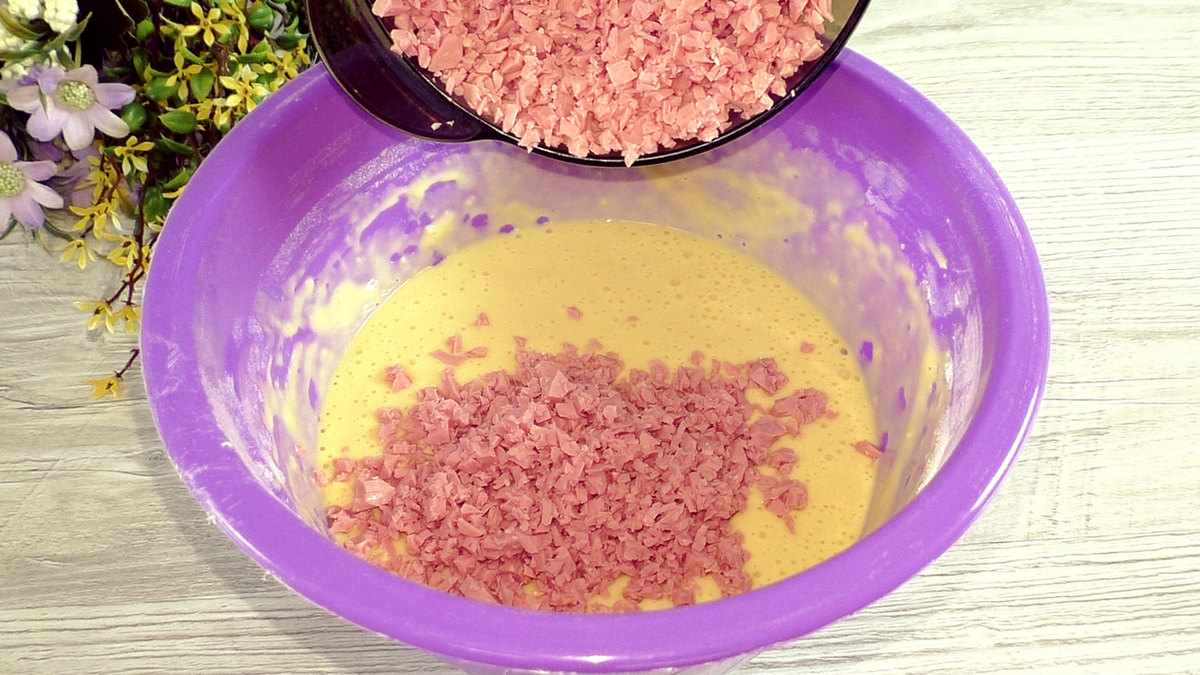 Лепешки с колбасой и сыром в духовке (на молоке) — рецепт с фото пошагово