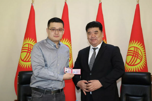 Бакыт Эмилжанов и Алтынбек Максутов. Фото с сайта Sputnik.kg