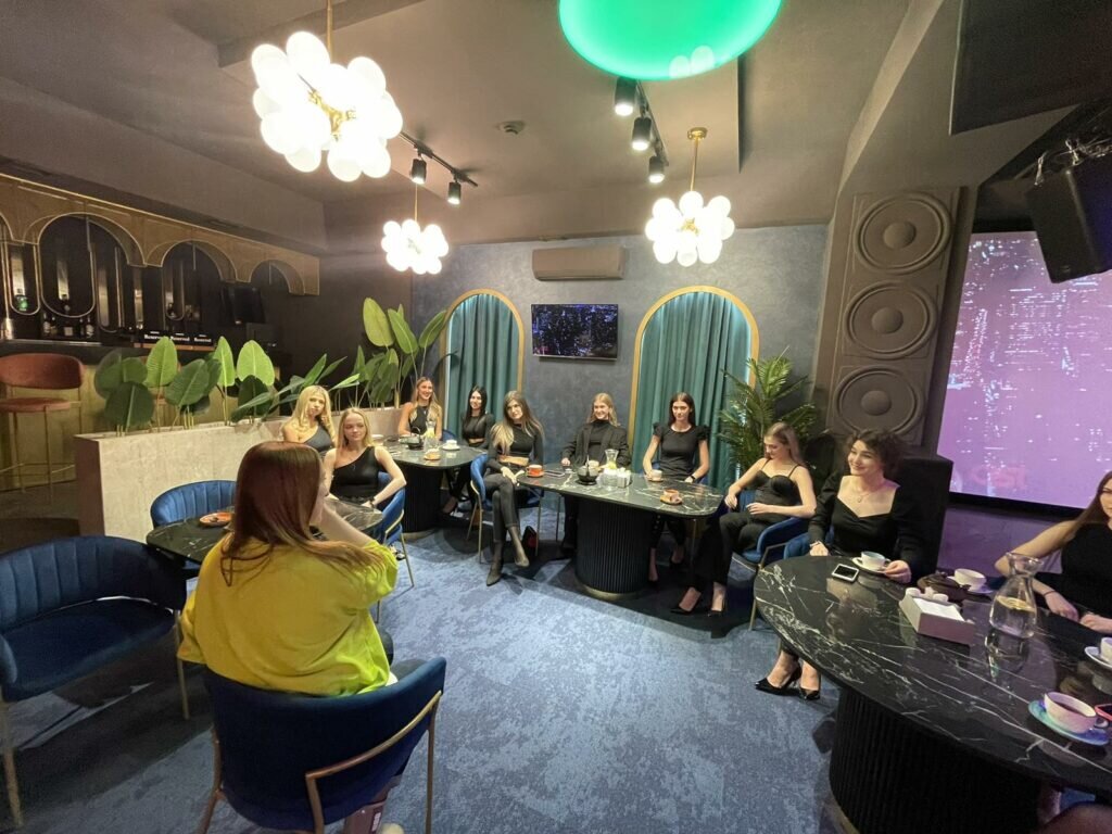 Листайте вправо, чтобы увидеть больше изображений