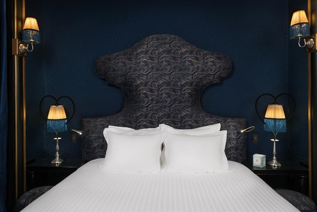 Кровать в Hôtel Maison Souquet