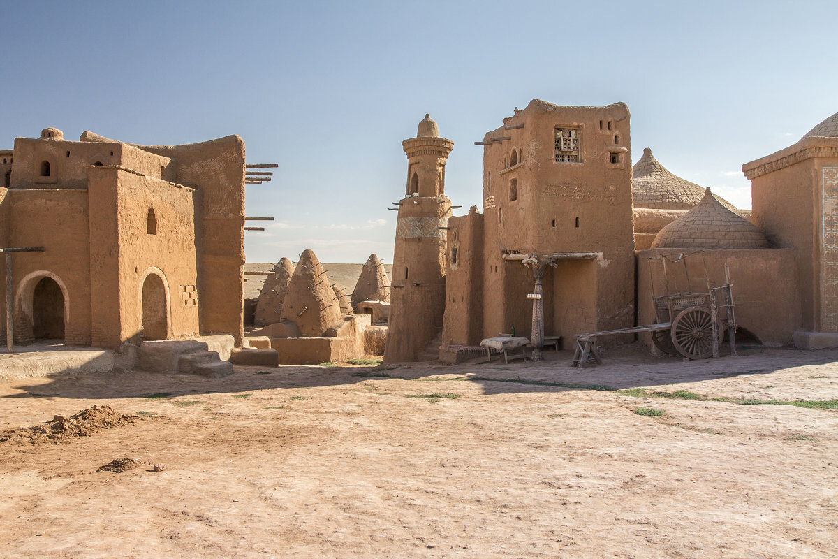 Развалины Сарай Бату. Фото: http://s4.fotokto.ru/photo/full/229/2295820.jpg