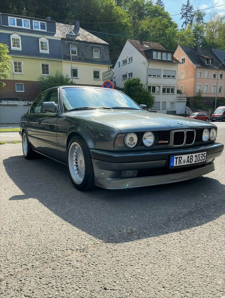 За цену Альпины в Москве можно было купить 3 квартиры в Москве. 