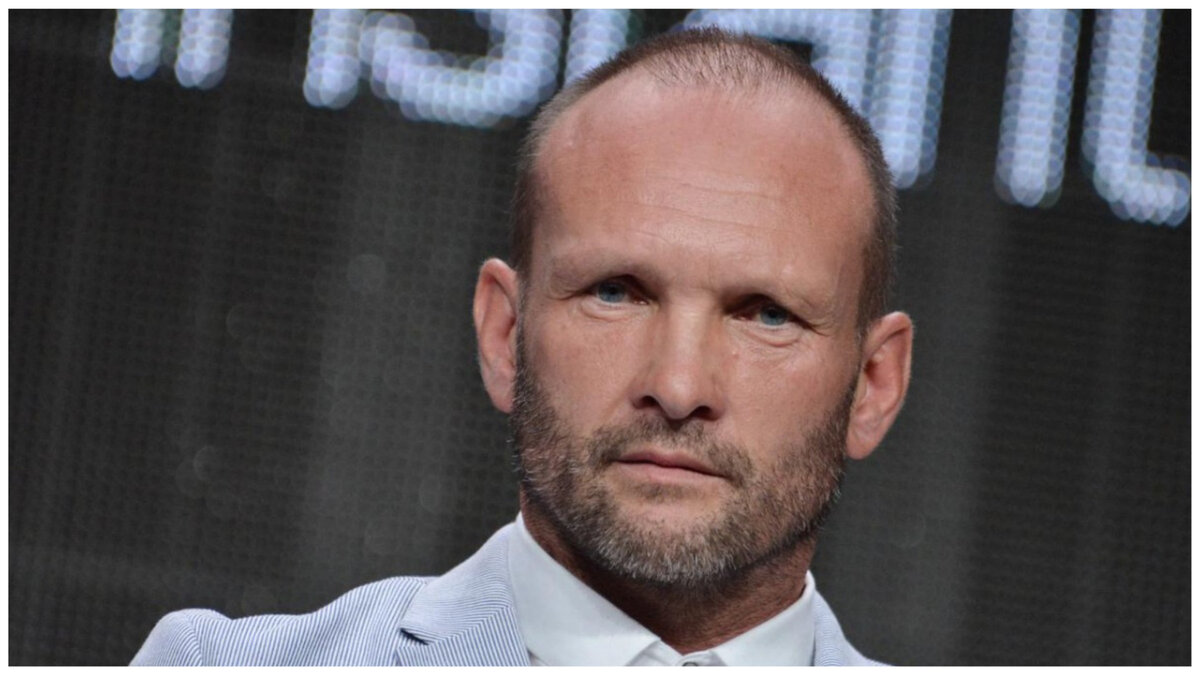 Выглядит словно брат Джейсона Стэтхэма.