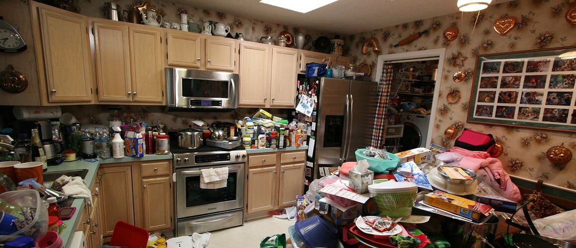 фото пример захламлённой кухни (Яндекс Картинки) 