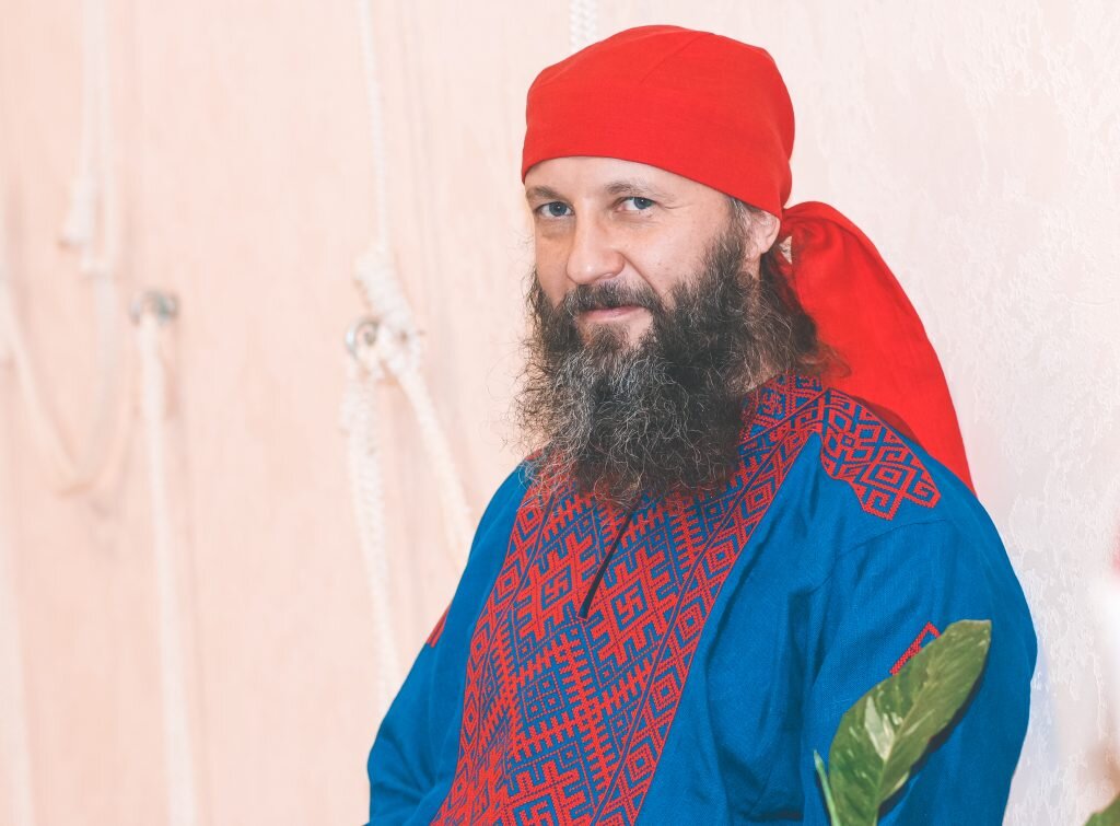 Григорий, эзотерический психолог сообщества, на семинаре в Санкт-Петербурге