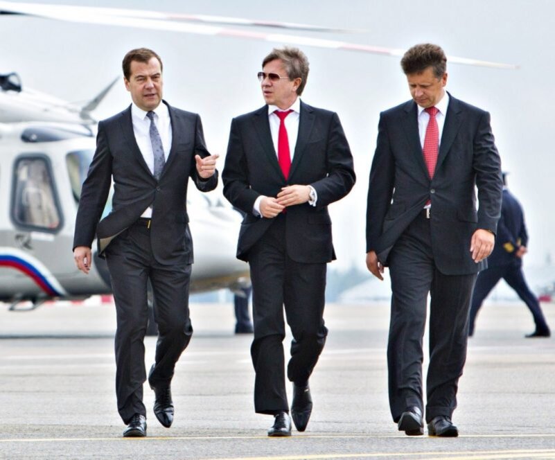 Генеральный директор Аэрофлота Виталий Савельев: первый бизнес и дальнейшая  карьера | Богатые и бедные | Дзен