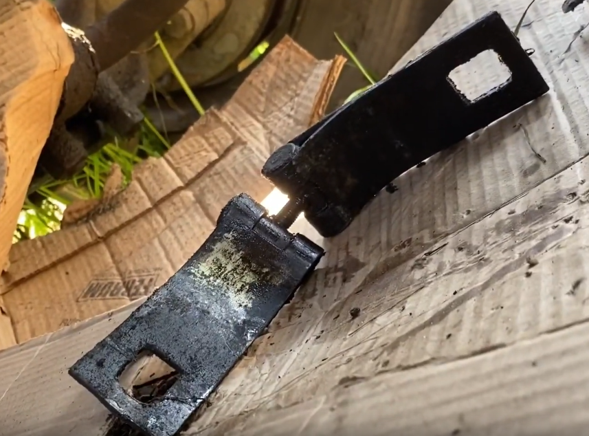 Крепление-зажим стартера на МАЗ