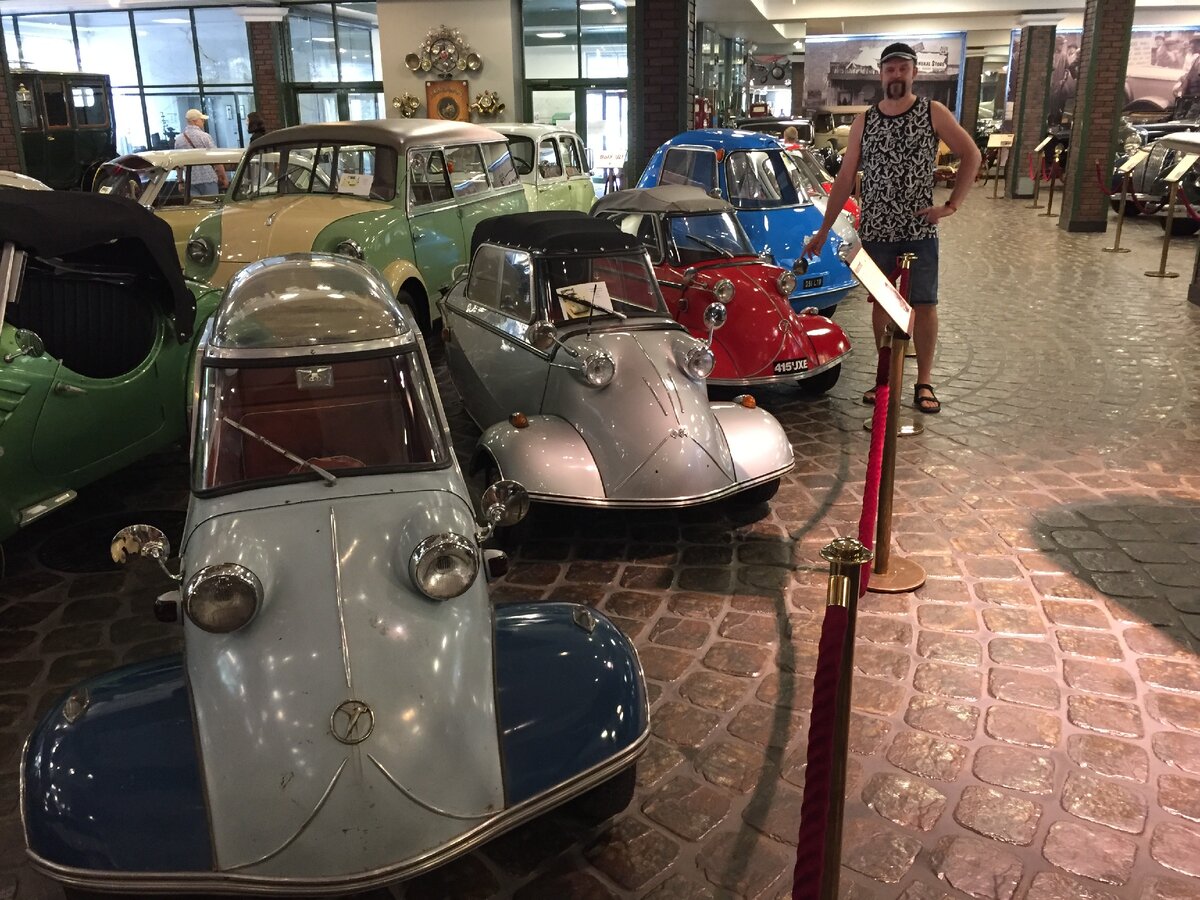 Ретро-автомобили в музее Вадима Задорожного в Подмосковье бесконечно радуют (собственное фото)