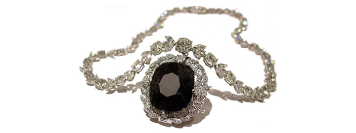 Источник: https://www.capetowndiamondmuseum.org/wp-content/uploads/2015/08/black-diamond-necklace720x270.png