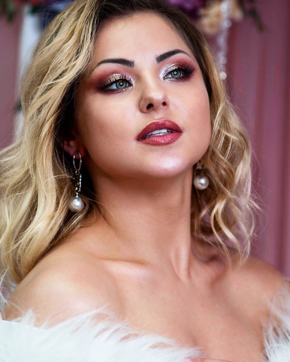 Алина Комиссарова