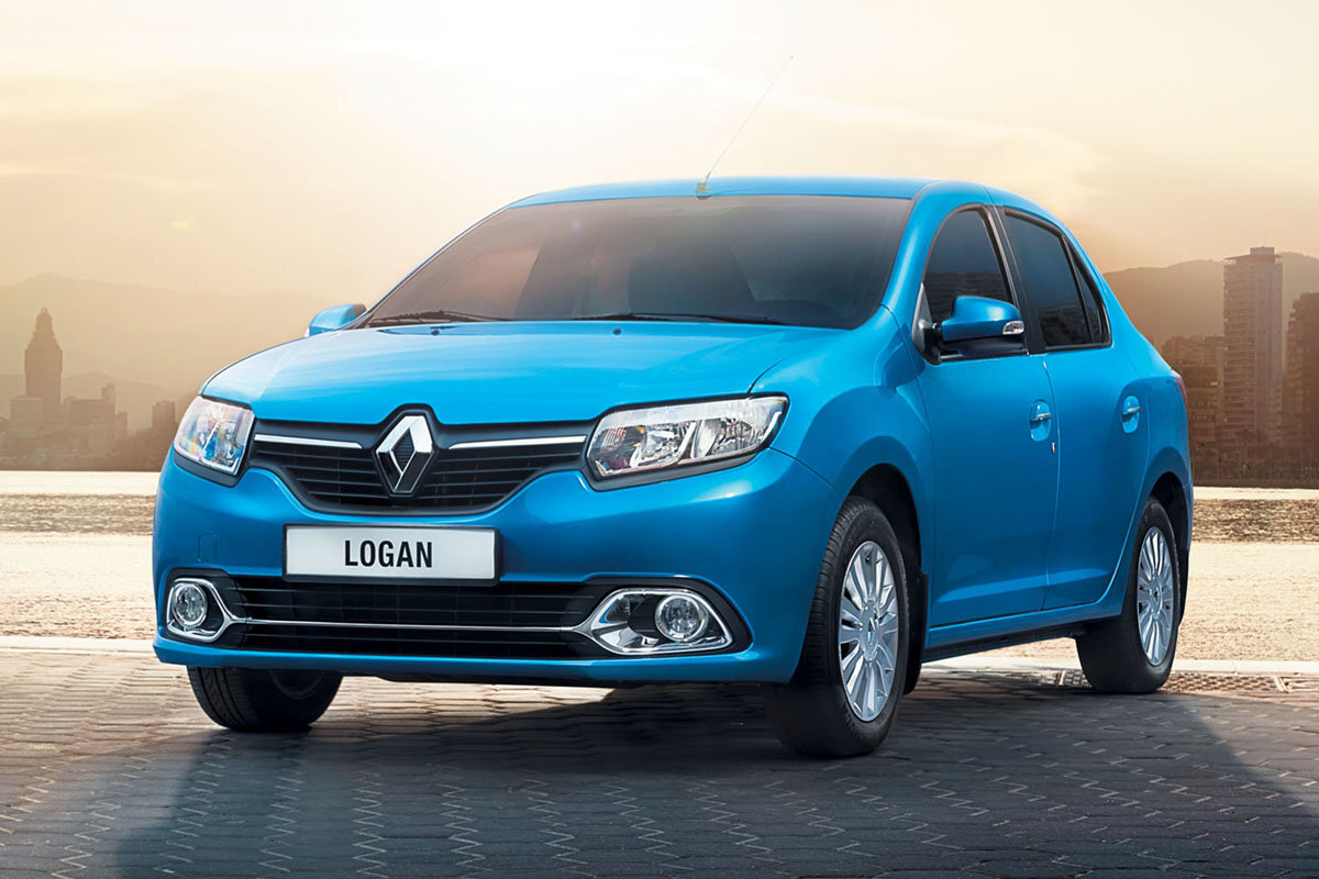 Выбрать бюджетный. Renault Logan 2016. Рено Логан 2015. Рено Логан 2016 года. Renault Logan 2021.