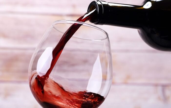 В некоторые рецепты из алоэ и меда добавляют кагор