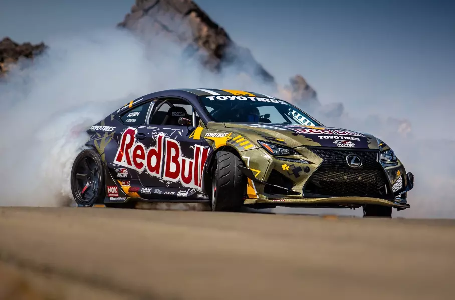 Это Lexus RC F, но не совсем обычный...