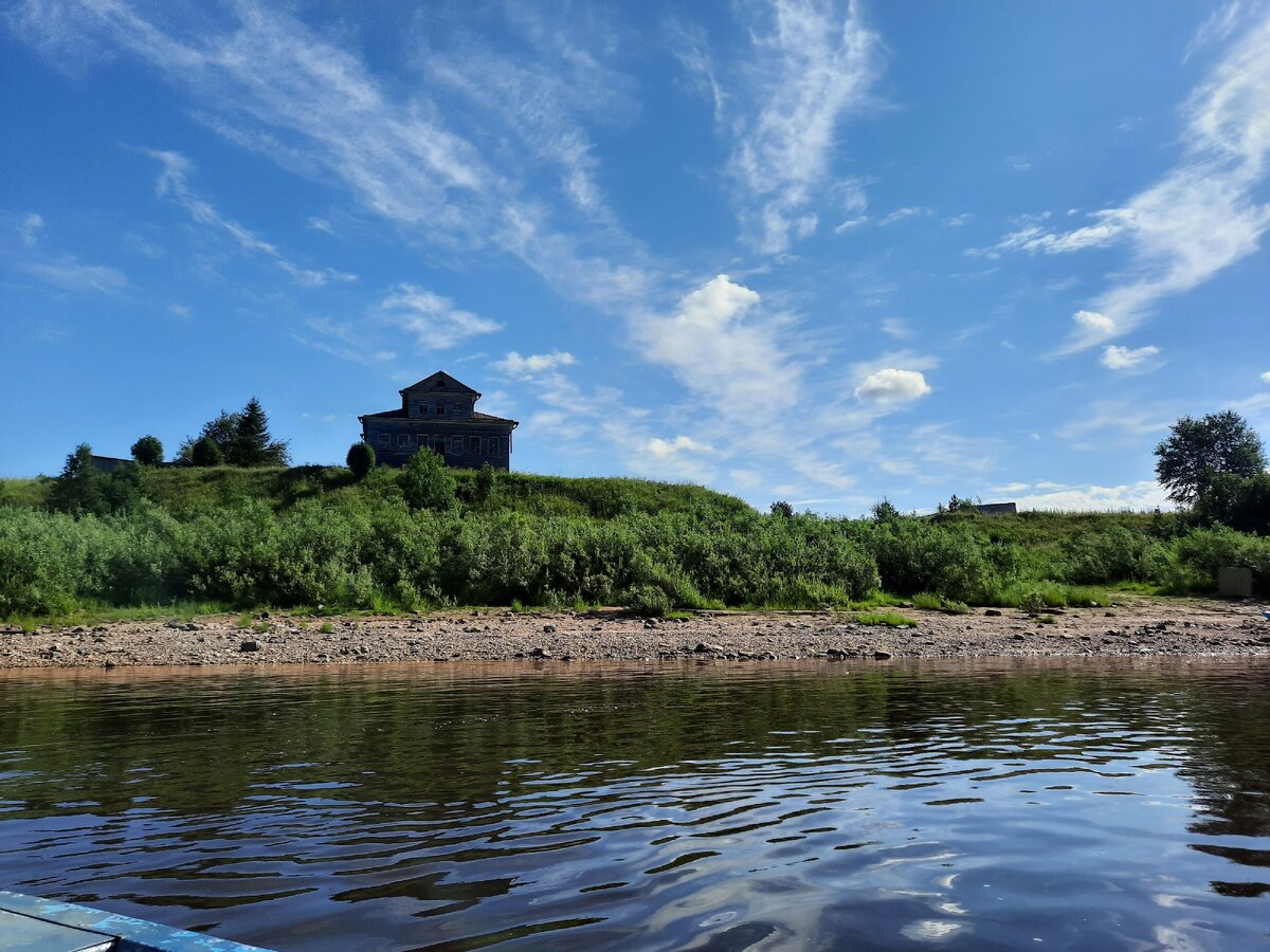 Иван Баженин родился в семье знаменитых архангельских купцов и кораблестроителей «славных Бажениных». Его отец, Никифор Федорович Баженин — сын одного из братьев основателей судоверфи Бажениных на Вавчуге. Иван обучался и воспитывался за границей — в Голландии, хорошо рисовал, любил музыку, свободно говорил на нескольких иностранных языках. Сохранился альбом рисунков, нарисованных им цветными карандашами, тушью и акварелью в 1755 году.

После окончания обучения, вступил во владение семейной судоверфью, занялся кораблестроением, судопромышленностью и лесоторговлей. Стал купцом 1-й гильдии, одним из самых успешных предпринимателей губернии.

14 декабря 1766 года российская императрица Екатерина II огласила свой Манифест «Об учреждении комиссии для составления проекта нового Уложения», впервые установивший должность городского головы «как представителя и руководителя всего городского населения и блюстителя городских интересов». Согласно сложившейся практике, городской голова избирался городским избирательным собранием из числа почетнейших лиц городского общества (дворян, именитых и почетных граждан, купцов 1-й гильдии), владевших в городе собственностью на сумму не менее 15 тысяч рублей.

В феврале 1766 года, Иван Никифорович, подпадавший под необходимый ценз, был избран на должность первого степенного городского головы Архангельска, учреждённую согласно Манифесту. На этом посту развернул бурную деятельность, решил ряд общегородских и купеческих дел. В 1767 году, совместно с известным путешественником и книготорговцем, будущим членом Петербургской академии наук Александром Ивановичем Фоминым он подписал «Наказ жителей города Архангельска в Екатерининскую законодательную комиссию». Кроме того, Баженин стал одним из инициаторов ликвидации монополии на торговлю звериным салом и рыбой, а также претворил в жизнь грамоты 1775 года, о разделении архангельского посада на купечество и мещанство.

С 1773 по 1777 году, параллельно с исполнением обязанностей степенного городского головы, являлся бургомистром Архангелогородского губернского магистрата, а в 1777 году стал его президентом.

В марте 1777 году покинул пост степенного городского головы Архангельска, но уже 6 июля 1780 года вновь занял эту должность. Под его руководством 21 апреля 1785 года было введено первое Городовое положение, переименовавшее должность Городского головы, убрав из неё слово степенный, а также установившее, что отныне он будет избираться сроком на 3 года и возглавлять Общую городскую думу и её исполнительный орган — Шестигласную Думу. 26 сентября 1785 года, в связи с установлением нового положения, Иван Баженин окончательно покинул пост городского головы.

До 1783 года он продолжал строительство торговых кораблей на родовой Вавчужской верфи. Будучи занят на городской службе и постоянно проживая в Архангельске, он сдавал свою верфь по договору в аренду, а в 1785 году продал её за 25 тысяч рублей своим архангельским родственникам — купцам Ивану и Якову Лыжиным.

В 1786 году Иван Баженин объявил капитал 11 600 рублей. В собственности он имел наследственный дом, 11 лавок и амбаров, родовую деревню Вавчугу в Холмогорском уезде, недалеко от которой располагались корабельная верфь, водяные мельницы, кузницы, фабрику парусных полотен (к которой по ревизии 1782 года была приписана 91 мужская душа) и другое имущество.

Иван Баженин скончался в 1786 году в Архангельске и был похоронен на кладбище родовой деревни Вавчуга в Холмогорском уезде Архангельской губернии. В деревне установлена мемориальная доска в память о семье Бажениных