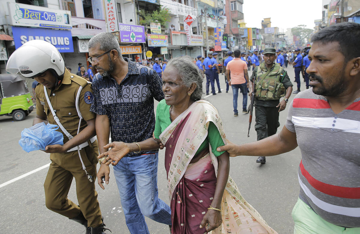 Фото взято с https://www.suedkurier.de/ueberregional/politik/Anschlaege-auf-Kirchen-und-Luxushotels-in-Sri-Lanka-fast-300-Tote;art410924,10123707