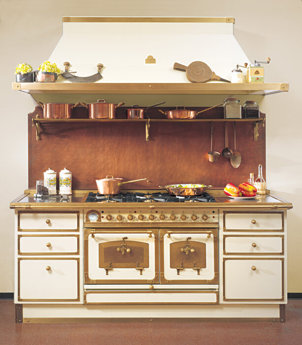 Кухонный блок RESTART с вытяжкой RESTART, стеновой панелью и полкой для посуды