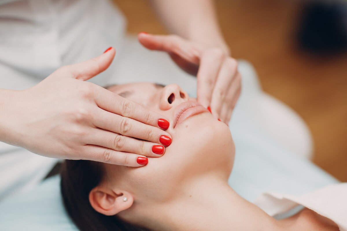 Массаж лица.