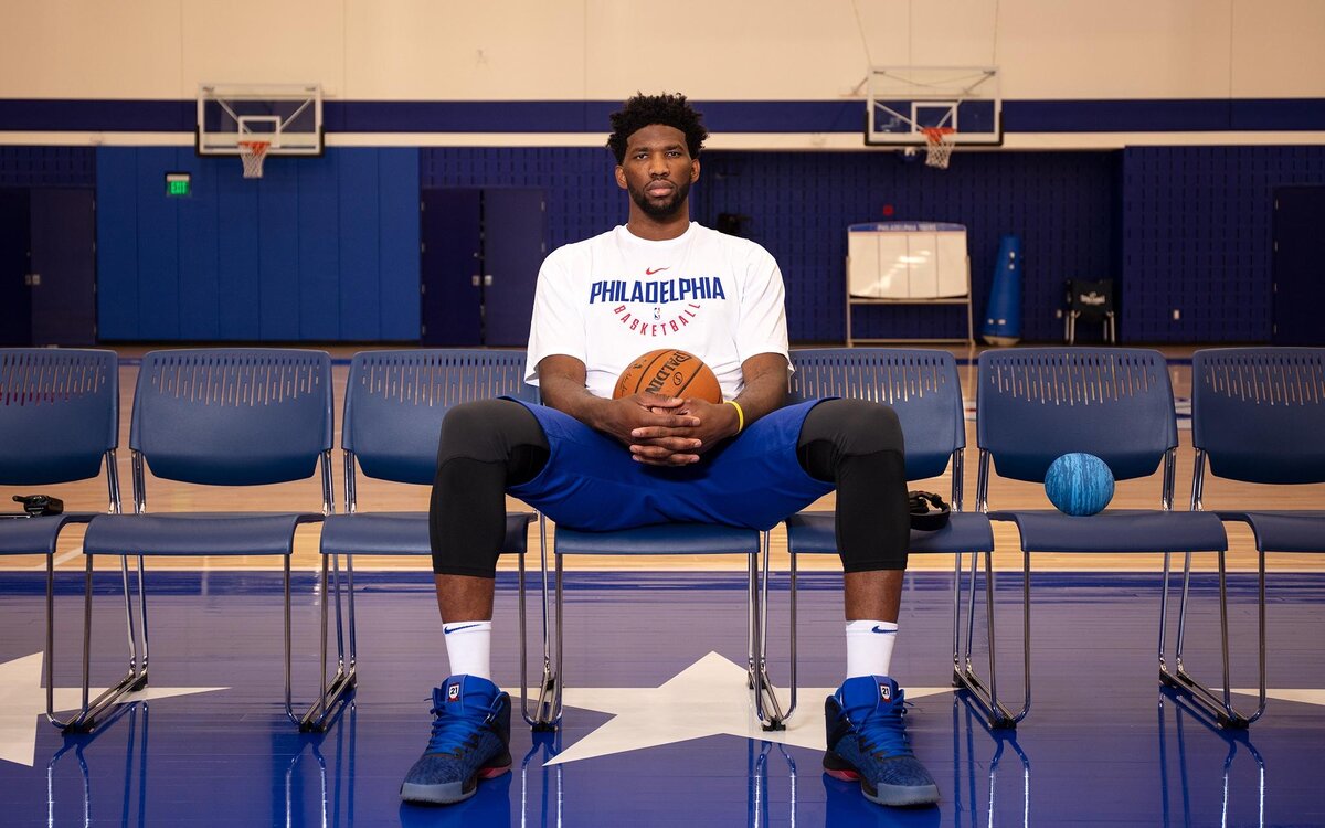 Джоэл Ханс Эмбиид Родился 16 марта 1994года. Выбран на драфте НБА 3 номером в 2014 году.