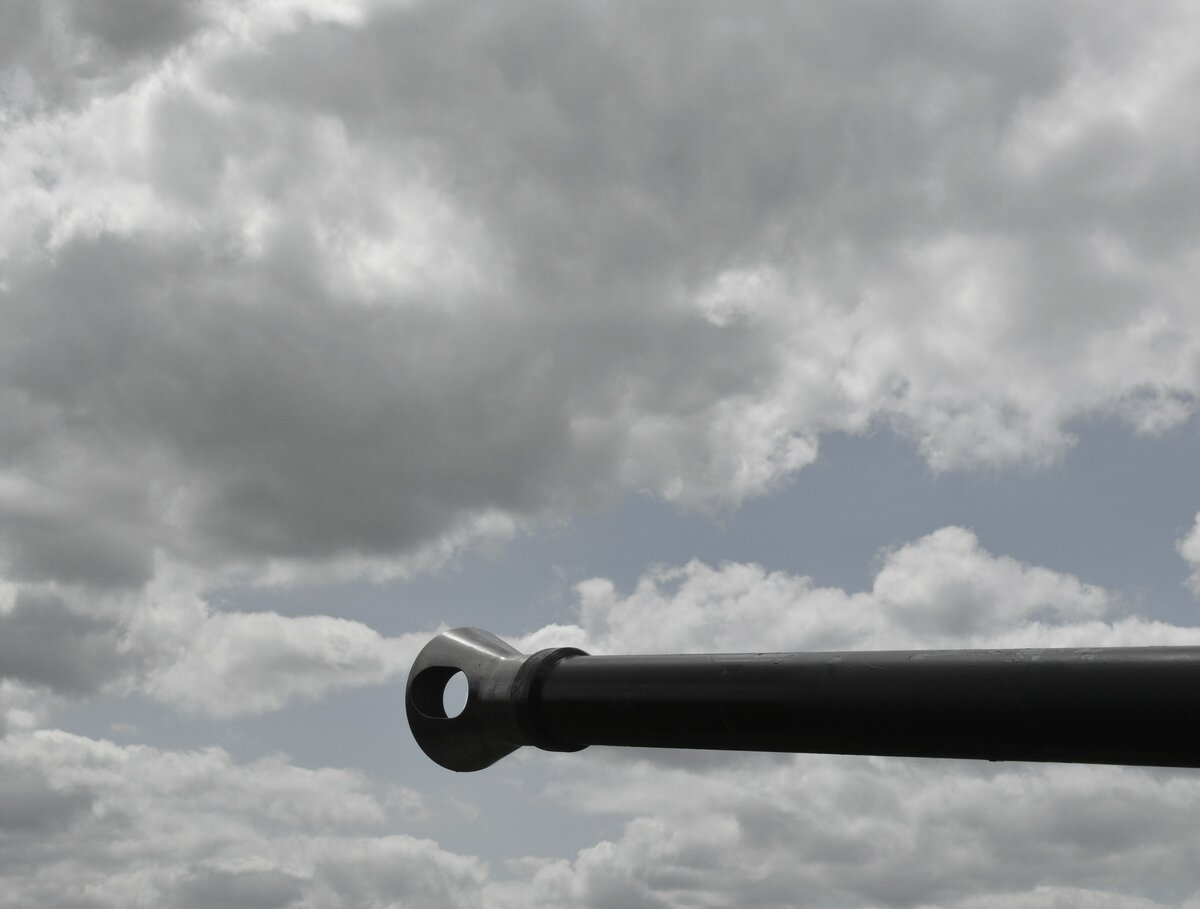 https://pixabay.com/photos/canon-war-char-tank-former-old-390191/