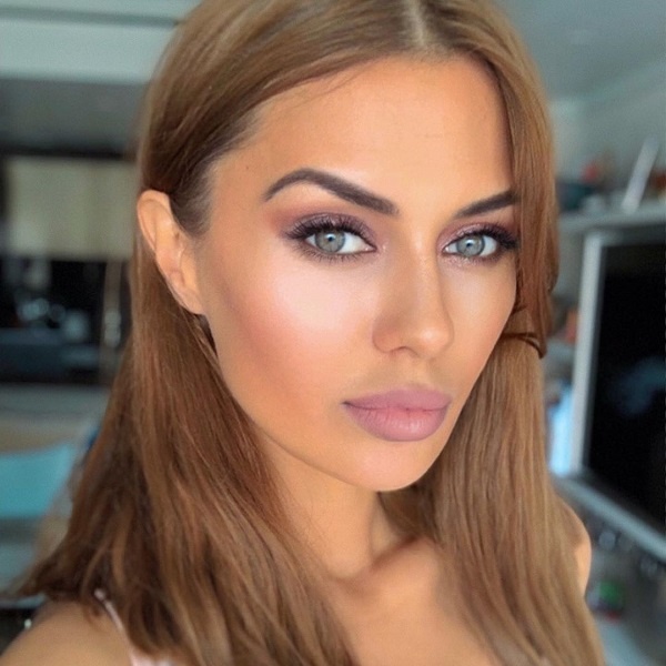 Фото: @victoriabonya