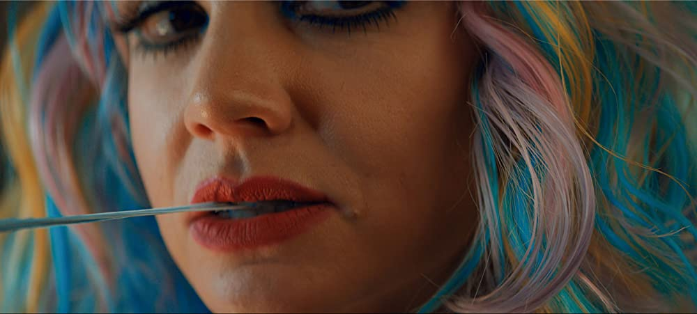 Кадр из фильма, источник: imdb.com. Режиссер: Эмиральд Феннел. Оператор: Бенджамин Кракун. Производство: FilmNation Entertainment, Focus Features, LuckyChap Entertainment. Показ в России: Вольга