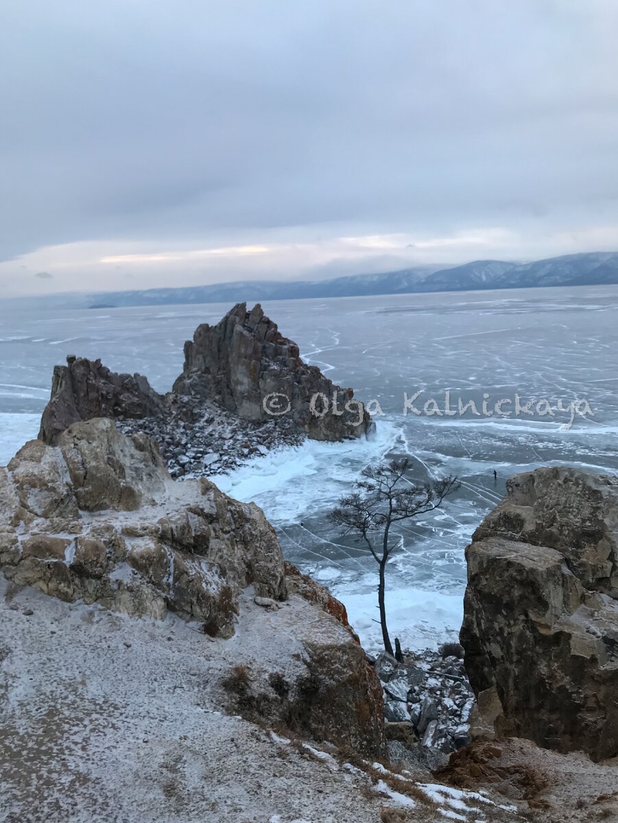 Скала Шаманка на Ольхоне. Фото автора.