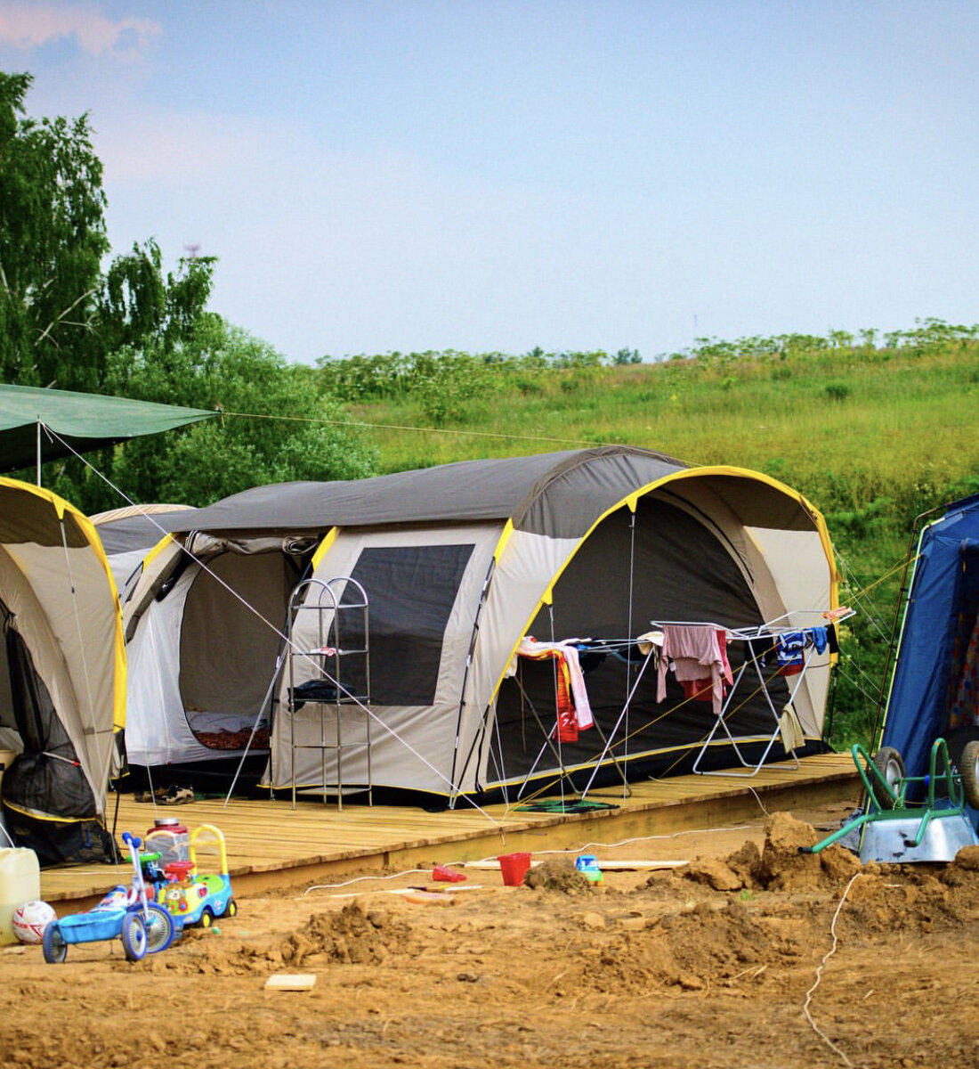 фото Марии Васильевой. Так мы жили в палатках;