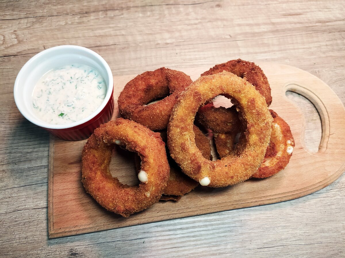 Луковое кольца с сыром