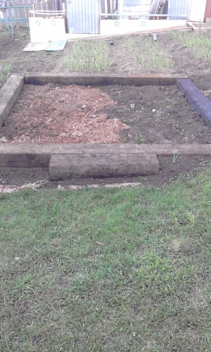 Фундамент основание под беседку из шпал