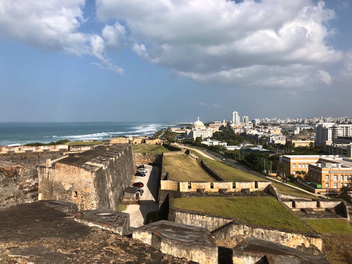 Вид на с бастионов форта Сан Кристобаль