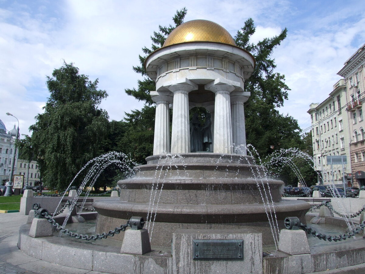 Ротонда москва