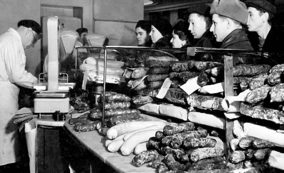 Колбаса была символом достатка. Фото: ruspravda.info