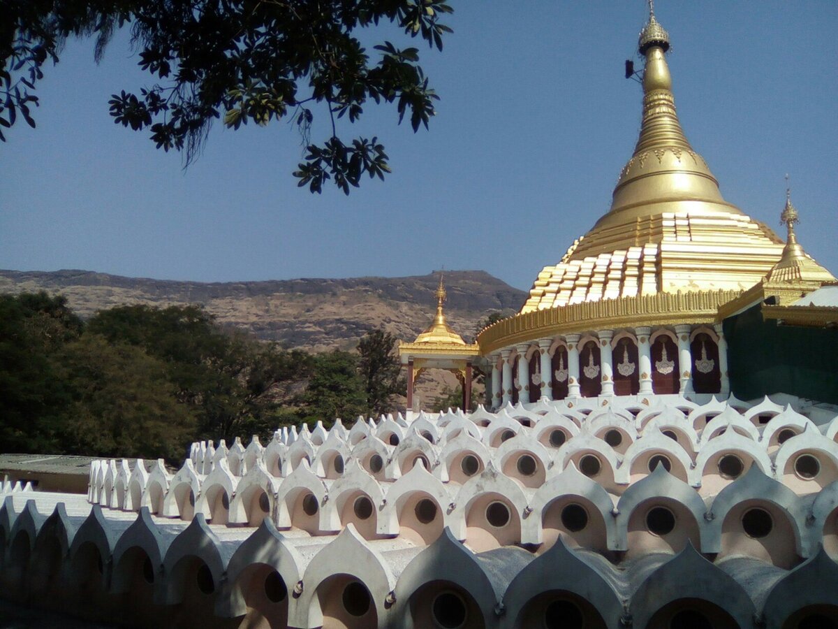 Центр медитации "Дхамма Гири", Индия