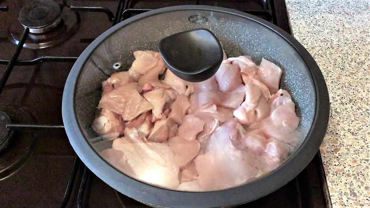 Когда незнаю, что будет на ужин, готовлю это простое блюдо! Курица в сливочном соусе!