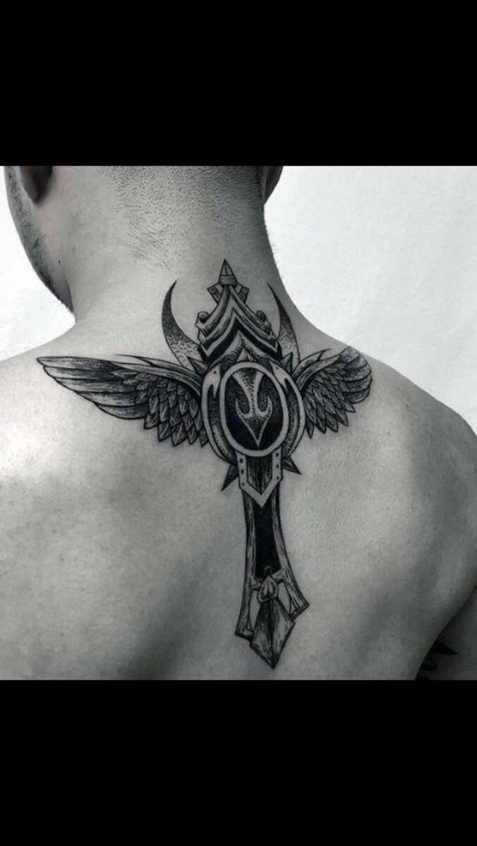 Татуировка креста на груди: стильное украшение или религиозный символ?