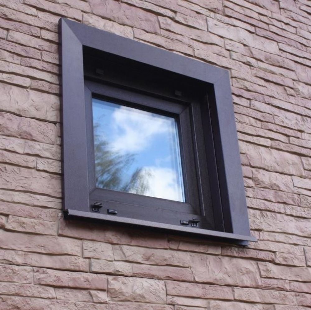 Металлические откосы на окнах наружные. Откос наружный 7024. Обрамление окон металлом. Откосы на окна наружные металлические. Отделка оконных откосов снаружи металлом.