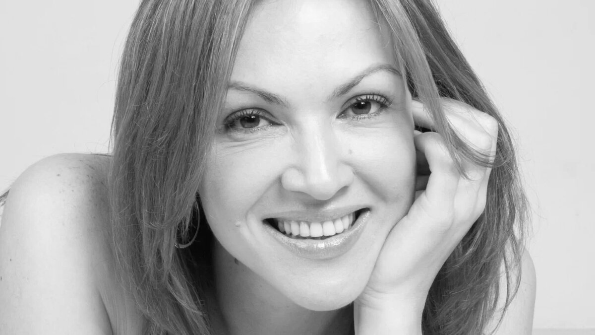 Лениза Сайфулина - певица, преподаватель вокала и музыкальной звукорежиссуры, руководитель вокальных групп, которые сотрудничают с Аллой Пугачевой, группой "Ария", Авраамом Руссо, Вадимом Казаченко, Демисом Руссосом, группой Рикки и Повери, Бони М, Аттаван и многими другими.