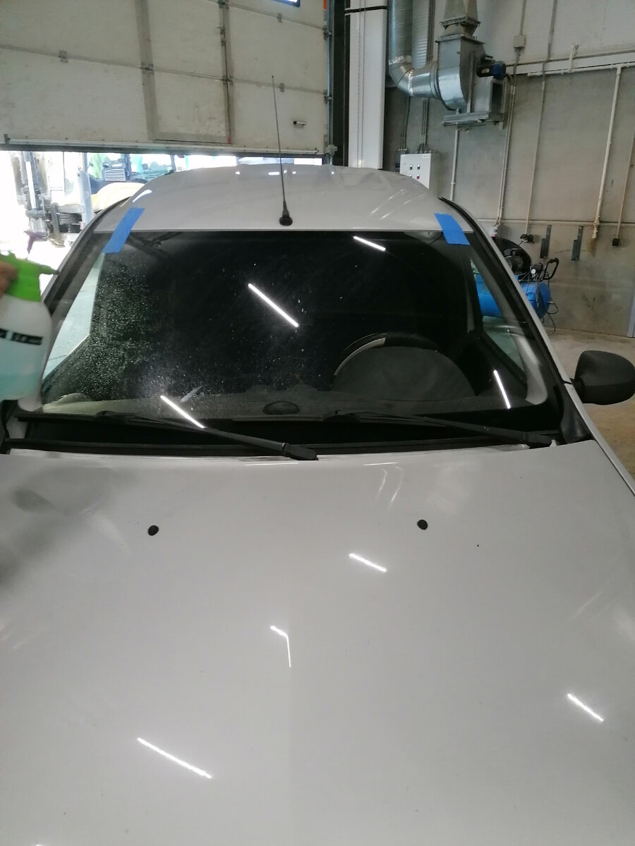 Установка  стекла на Lada Largus