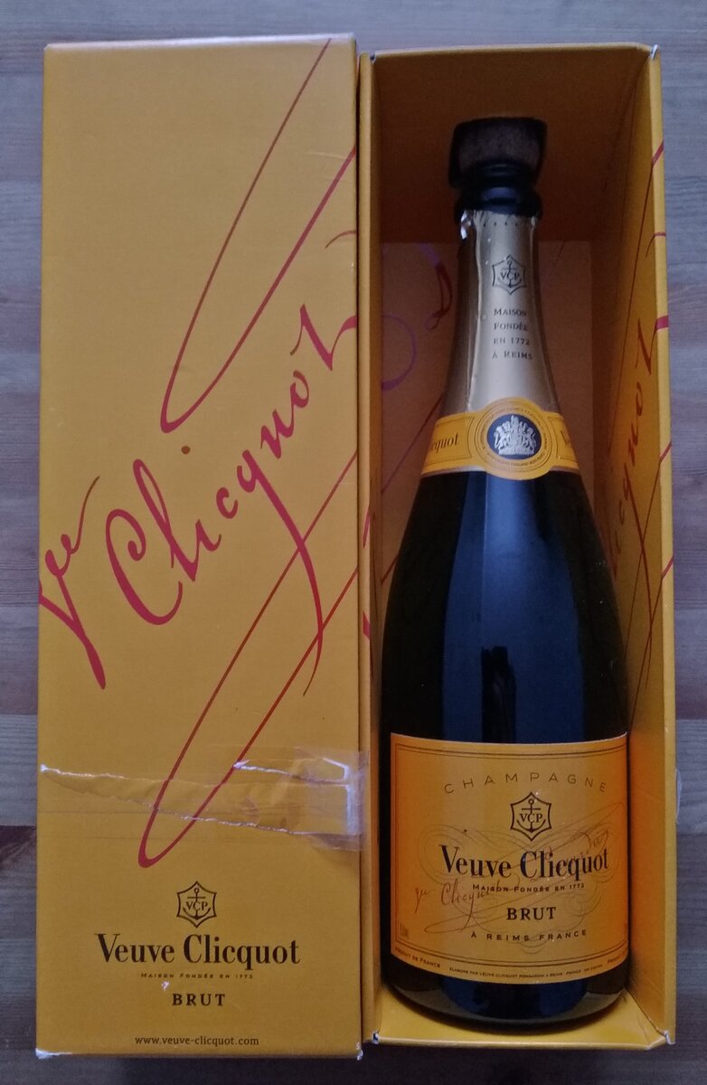 Какое шампанское вкуснее: Вдова Клико Veuve Clicquot, Mercier, игристые  Mondoro Brut, Mondoro Prosecco – впечатления дегустации | Профессиональный  АлкоТестер | Дзен