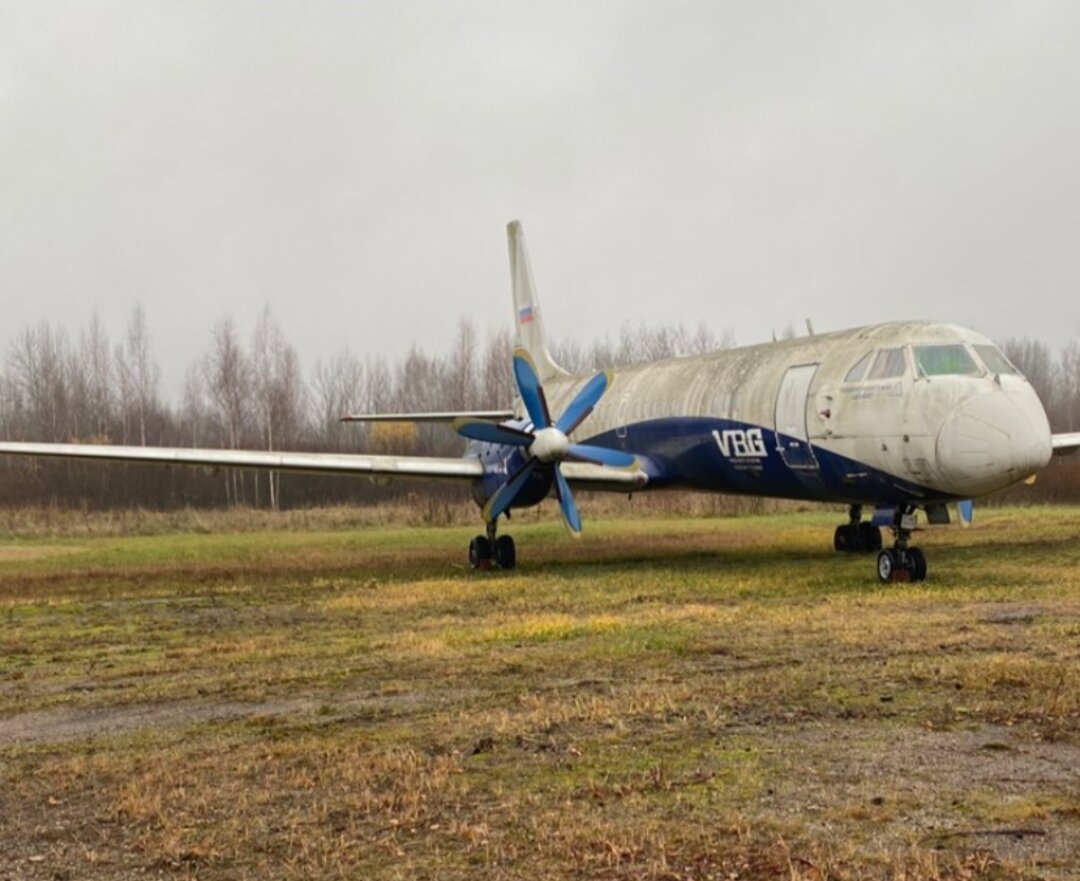 Самолет Ил-114
