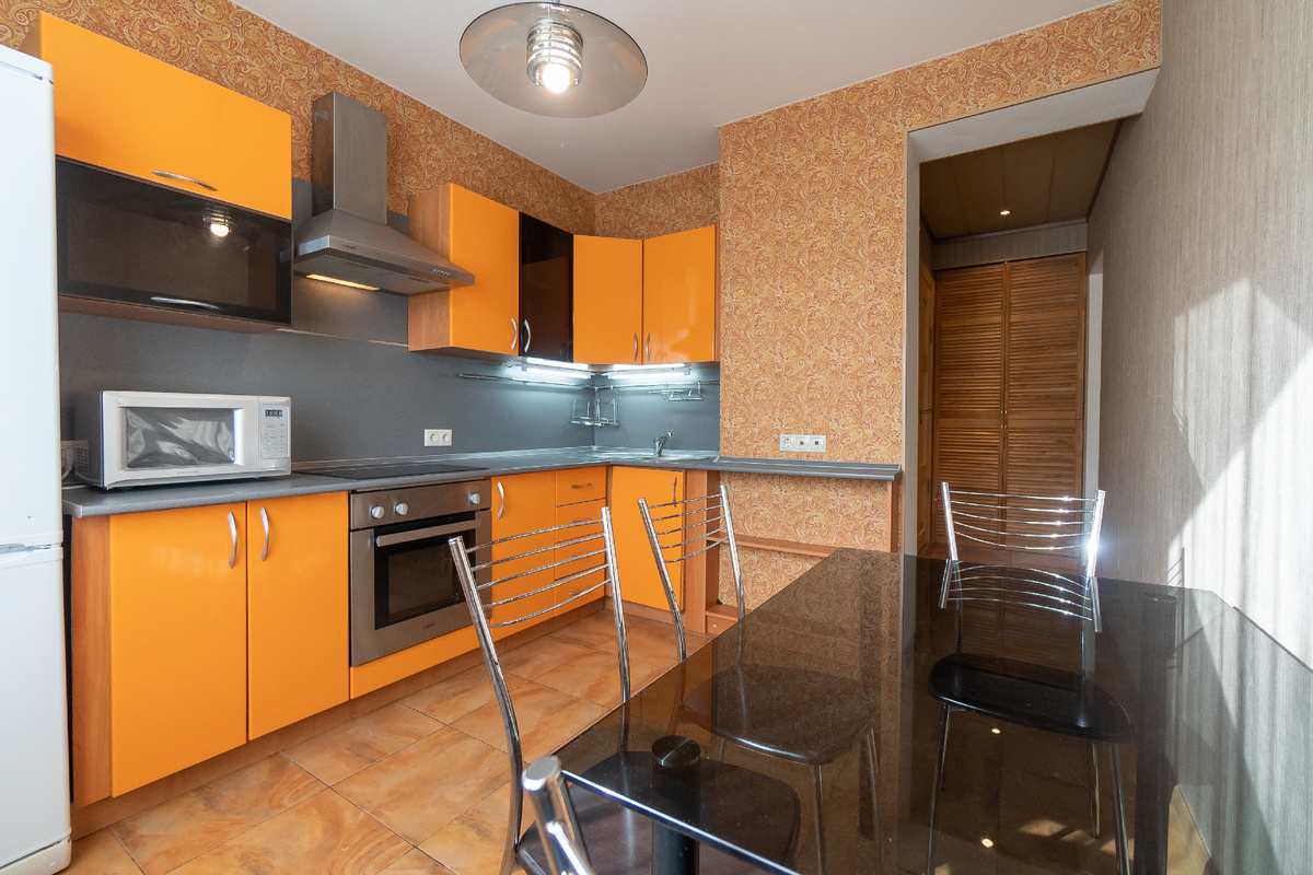 г. Москва, ул. Вильнюсская, 8